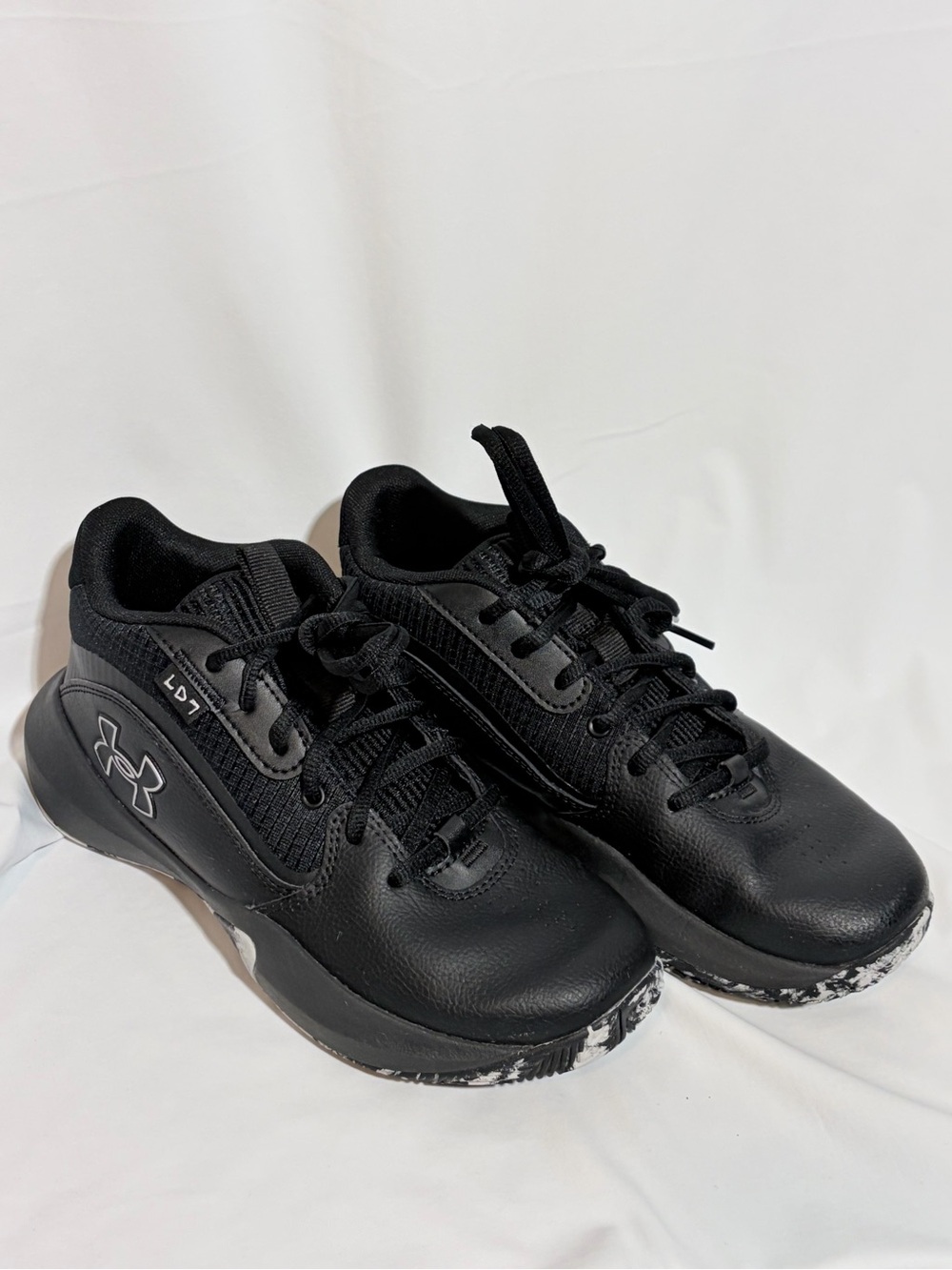 Boys Under Armour Sneakers size 5Y